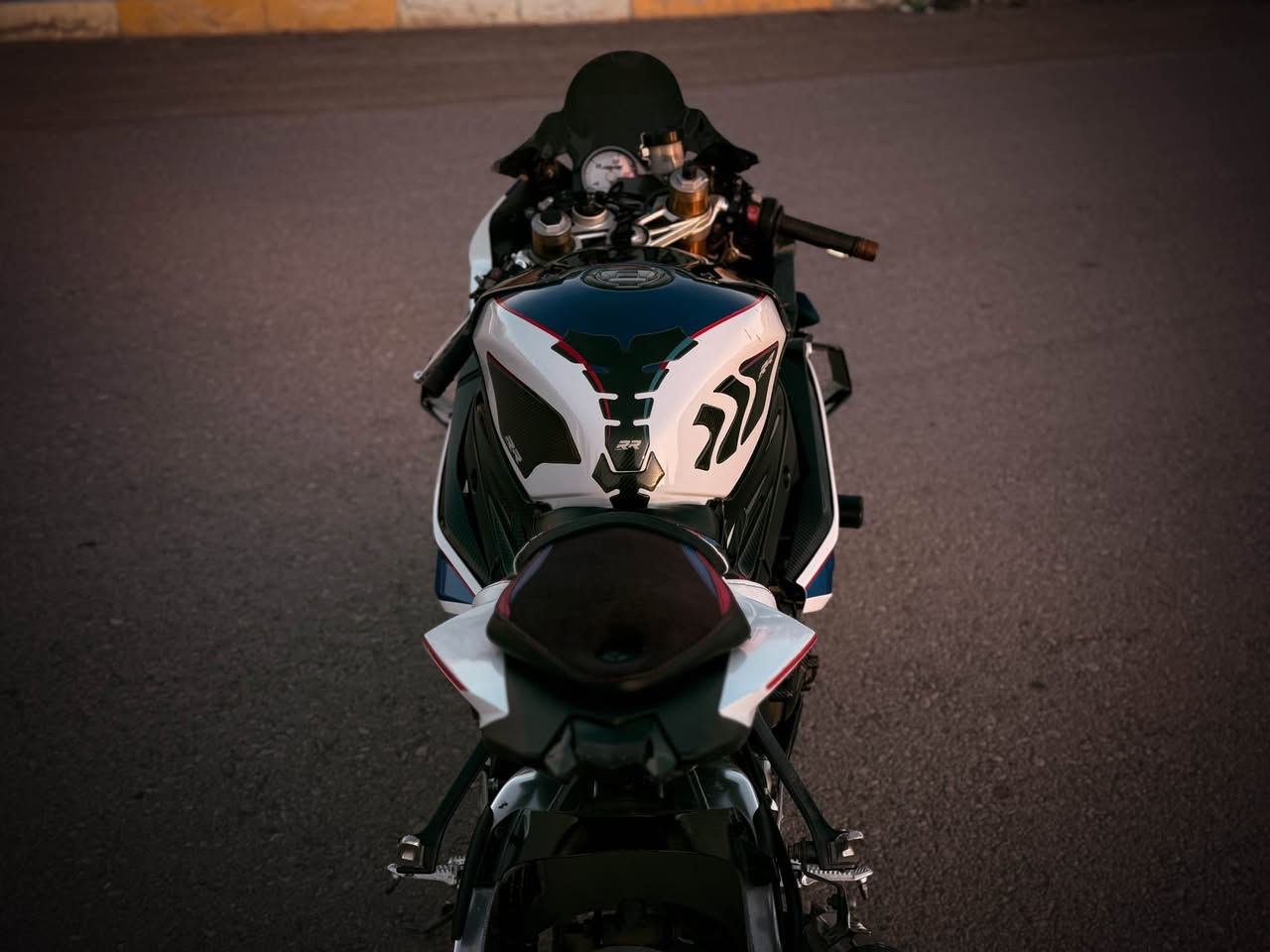 🔥مرقـمة🔞BMW⚠️2018〽️1000rr

⚜️: دراجـة BMW 2018 اصـل ⚠️🔞🔥مـرقمة مشروع وطني 🔥🚫

⚜️: معـروفة مواصفات الـ 2018

⚜️: داخله للعراق ماشيـه 11 الف وحاليا ماشيه 19الف 🔥

⚜️: نظـام . ABS مانع انزلاق 🔥

⚜️: تـدفئـة يـدات 🟰

⚜️: تـركشنات (مودات) شغالات ™️

⚜️: علـيها هواي تزويدات واكثرها فايبر الياف اصلي ⚠️👇🏽.

⚜️: مـازدات حـواجب لد 👁️‍🗨️

⚜️: بجم فايبر كاربون اليـاف اصلي ✔️

⚜️: كفرات جانبـه تحت الياف فايبر كاربون اصلي ➰

⚜️: تهـبيطات خـلفيـة ماركة SAVGE اصـليات 🔝

⚜️: تطـولات ACC اصـليات وكاله 🔚➖

⚜️: زنــجيـل ماركـة EX 3D 〽️

⚜️: تانـكي نص فـايـبر كاربون الياف ▪️

⚜️: صـلنصـه Brook’s اصـليه 🔊

⚜️: هـدرس ريـاضي اصلي 📢

⚜️: جنـاح فايبر كاربون 🃏

⚜️: جـامـه ماركـة PuiG اصـليه ♠️

⚜️: سلـايدرات RG اصـليات ♦️

⚜️: فـجوج brembo .. اصـليات 🀄️

⚜️: دهـن MOTUL .. V300 ♥️

⚜️: دهن ابـريكات كـلهه مـوتل

⚜️: جـامرلغات فـايبر اليـاف اصـلي 🖊️

⚜️: الدراجـه وارد يـاباني موجودات الصور

 ً

📞: رقـم الهـاتف ***********

📞: رقـم الهـاتف الثاني 0772 465 9825

    📍 مـكاني ديـالى - المـقدادية 📍 المقدادية, ديالى
