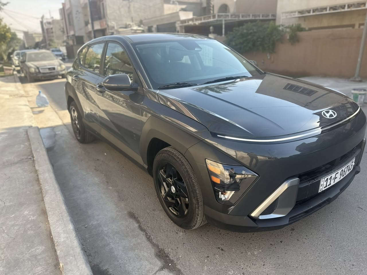 للبيع كونا 2024 مرقم وجاهزه باسمي لون اسمنتي  سيارة على وضع الشركة ناعمة وجديده ماشيه9لاف  كيلو فقط سياره مكينة 2000 دوش المرغوبه مواصفات شاشه جبيره متصله وحساسات كامله جانبيه وامامي وخلفي ورادار امامي تحديد مسار قياده ذاتيه تدفئه كشنات توقف ذاتي لايت زينون بلادي بوابه امامي بلادي السيارة جديده وحادثها حلو بجمها كبس  بيها فقط الباب خلفي عكس السايق مبدل اصلي نفس ألون  الباقي مكفول مكان السياره بغداد الاعظميه شارع الاخطل او صليخ ال600                      للتواصل ***********.                  ***********
