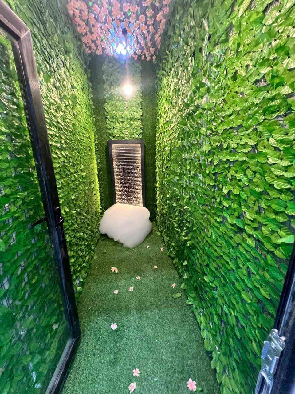 #اسعد #الله اوقاتكم بكل خير احبتي🫶🏻
      ***********
#جبنالكم #فله #طابقين✅
 بمساحه 250 متر✅
نوع العقار طابو صرف عرصه✅
تحويل بأسم المشتري مباشر✅
#يحتوي #الطابق #الأرضي✅
على غرف منام عدد3 ماستر
+ديوان+كبير+مطبخ+صاله كبيره
+صحيات داخليه كبيره+منور عدد 2
+كراج🚘 +حديقه🌹🌲🍀🌺🌴🌹
+صحيات خارجيه
#الطابق #الثاني #يحتوي
على غرف منام عدد3 ماستر
+صاله كبيره +صحيات كبير
+صطح سيراميك +مسقفات كي سبان
عن الرطوبه وحرارة الصيف الدار
جدآ متعوب عليه مال جناي
لحك واشتري قبل لاينباع
العنوان البصرة ابي الخصيب
 غرب المحكمة الجديدة 
#السعر #المطلوب
 260مليون قابل للتفاوض
مع توفر كافة الخدمات
 #شارع 15مترتبليط بلباب انارة💡ماء كهرباء مجاري
فارق جاهزة للسكن 
      ***********
نستقبل كافة العروض العقاريه✍️
