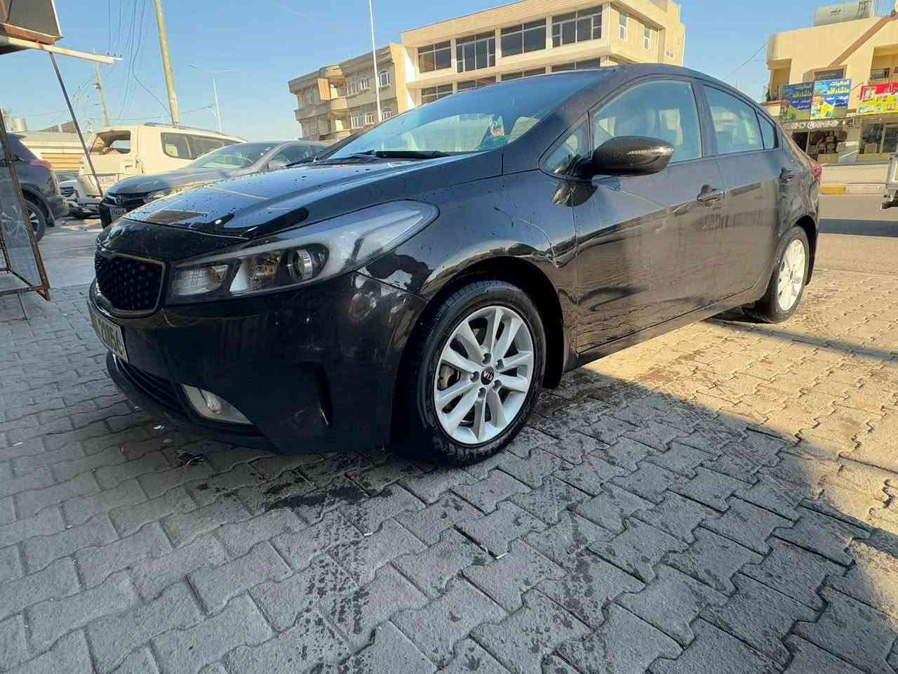 السلام عليكم 
كيا سيراتو موديل ٢٠١٨ خليجي وكالة ليث العبيدي 
محرك ٢٠٠٠ دوش مكفول على وضع الشركة 
السيارة بيها بارد بالهلال مال جاملغ الخلفي فقط 
ماشية ٩١ الف فقط ويل كب مري شفط سبير منازل. 
السعر ١٣٨ $
للاتصال *********** مكانها صلاح الدين.
