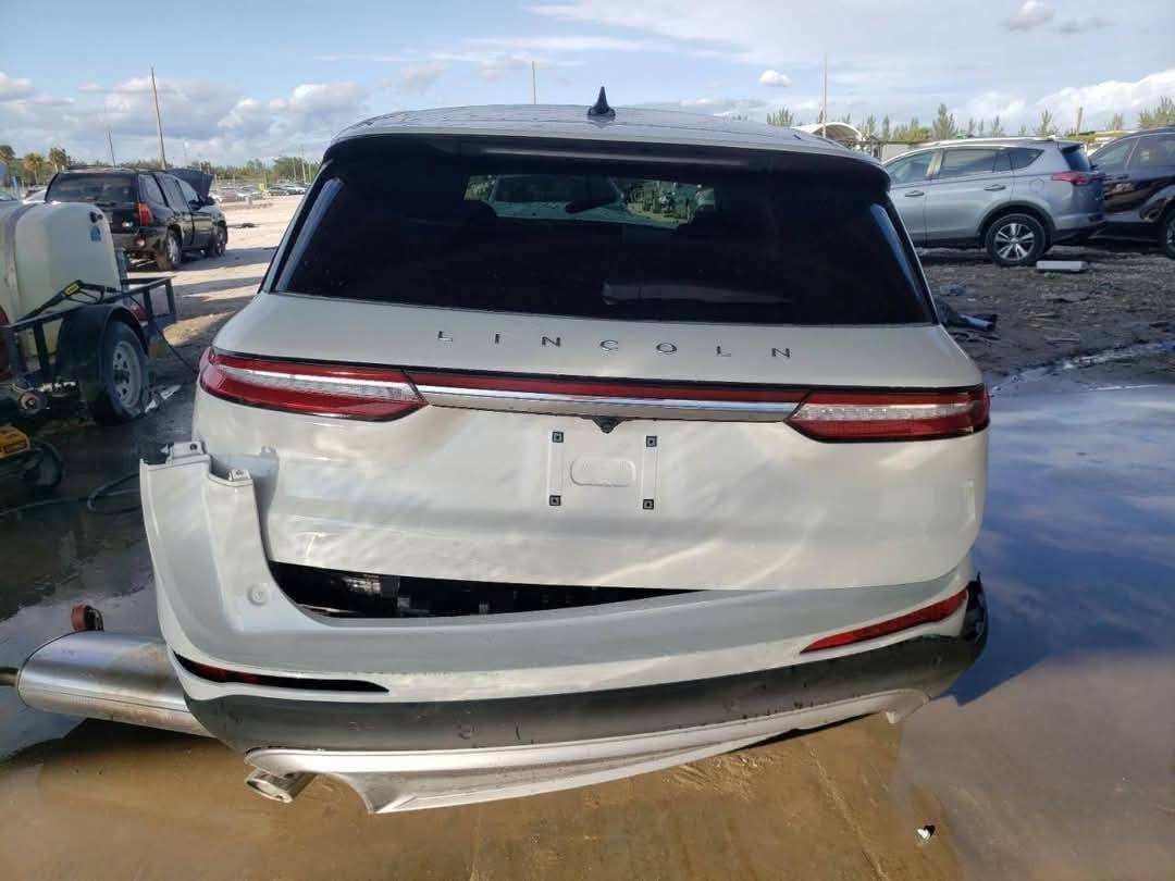 السلام عليكم
لينكولن كورسير 2023
مع كل ادواتها الاحتياطي. بس ركب وسمكر
العنوان الحله البكرلي
***********
السعر،175ورقه
