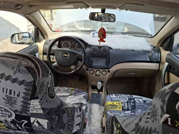 افيوا 2016 
محرك 1600
تبريد. تدفئه.  فول شغال 
شاشه بلوتوث زوج تايرات جديد 
بطاريه جديده 
سعرها ٨٠ ورقه و بيها مجال 
***********
