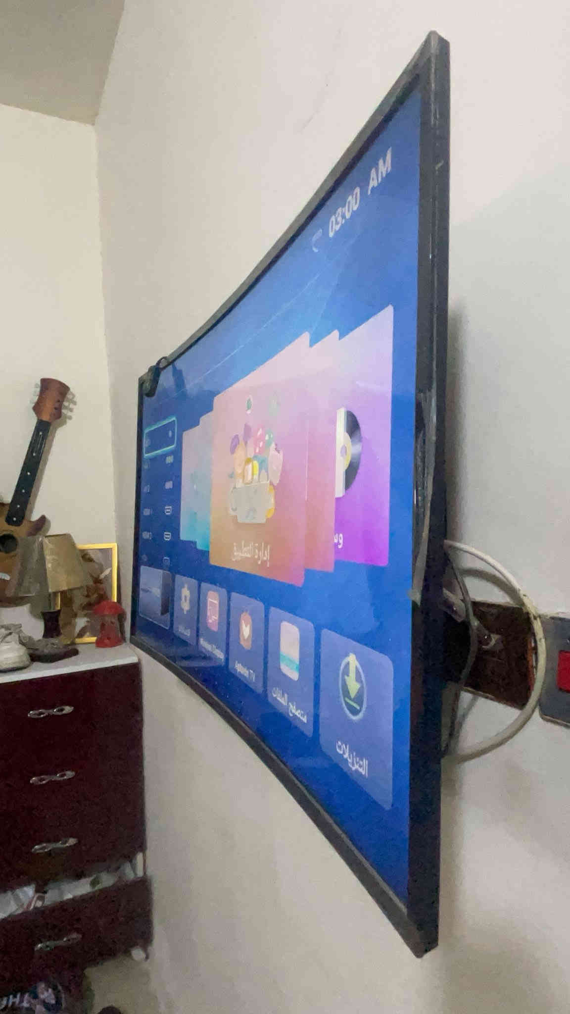 السلام عليكم شاشه مقوسه حجم ٤٣البيع السعر ٢٠٠الف العنوان بغداد الشعله حي الجوادين شاشه جدا نضيفه وتكنيك وربط بالجهاز شاشه ديكو الاستفسار ***********
