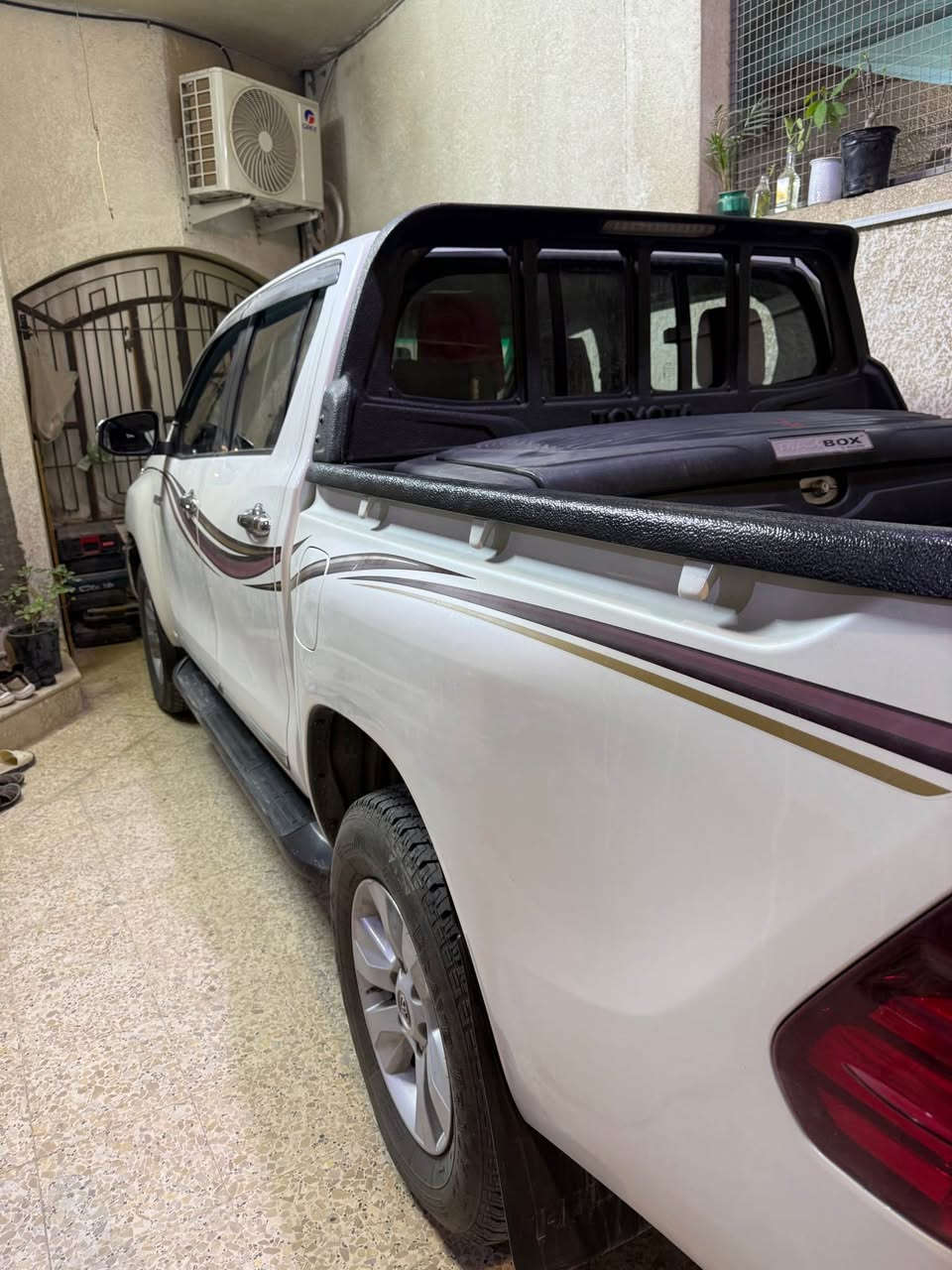 السلام عليكم 
بيكب هايلوكس 2019
سعودية اصل بريم 
سياره كفاله عامه ما عده طخات شوف العين خفيفة 
كير مكينة كفاله 
رقم اربيل ب اسمي رقم انكليزي الجديد تريد وكاله تريد تحويل
تخم تاير جديد 
سياره مال بيت نظيفة الى درجة 
مدوشة كشنات وارضية
ماشية 140 
سعرها 290 وبيه مجال 
رقم *********** البصرة, العراق
