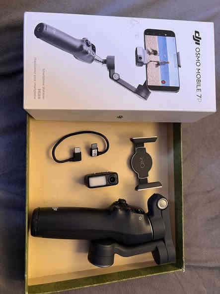 اوزمو موبايل 7 برو
اوزمو dji7 برو 
استعمال بسيط كلش جبتة علمود اصور سفراتي ومافادني لان ماعرفلة وماعندي وقت اتعلم عليه استعمالة بالزايد متتخطى ال5 مرات نظيف كلش كلش اذا اخذتة بعتبار ماخذ جديد 
مكاني بغداد 
واتساب ***********
