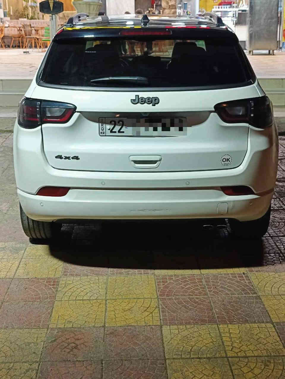 نوع السيارة:Jeep compas
الموديل:2022
لون السيارة:ابيض+اسود
المسافة:17 الف
عدد الاسطوانات:4 سلندر 
حجم المحرك:2400 9نمر كير 3وضعيات
الوارد:امريكي
رقم اللوحة:رقم اربيل سيارة بأسمي+ كوبون بانزين 
المقاعد:كهربائية+تدفئة ستيرن+تدفئة كشنات
مواصفات:
1-بصمة ابواب
2-تشغيل عن بعد 
3-رادار امامي خلفي جانبي
4-نقطة عمياء
5-توقف ذاتي 
6-تدفئة وتبريد ثلج❄+تبريد قطعتين 
7-تحديد مسار 
8-تحديد سرعة 
9- شاشة ابل كاربلاي وكامرة
10-سقف بانوراما 
حادث السيارة:باب خلف السائق مبدل اصلي شركة بدون ايرباك
باقي المواصفات معروفة
العنوان:موصل
للاستفسار عن الرقم ***********
السعر:225 ورقه وبيها مجال
