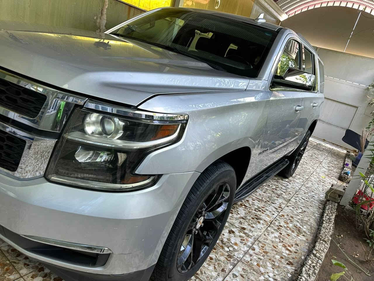 السلام عليكم تاهو 2017 Ltحادثه جاملغ امامي السياره كلش جديده السعر 290 وبيها مجال اي استفسار على الرقم ***********
