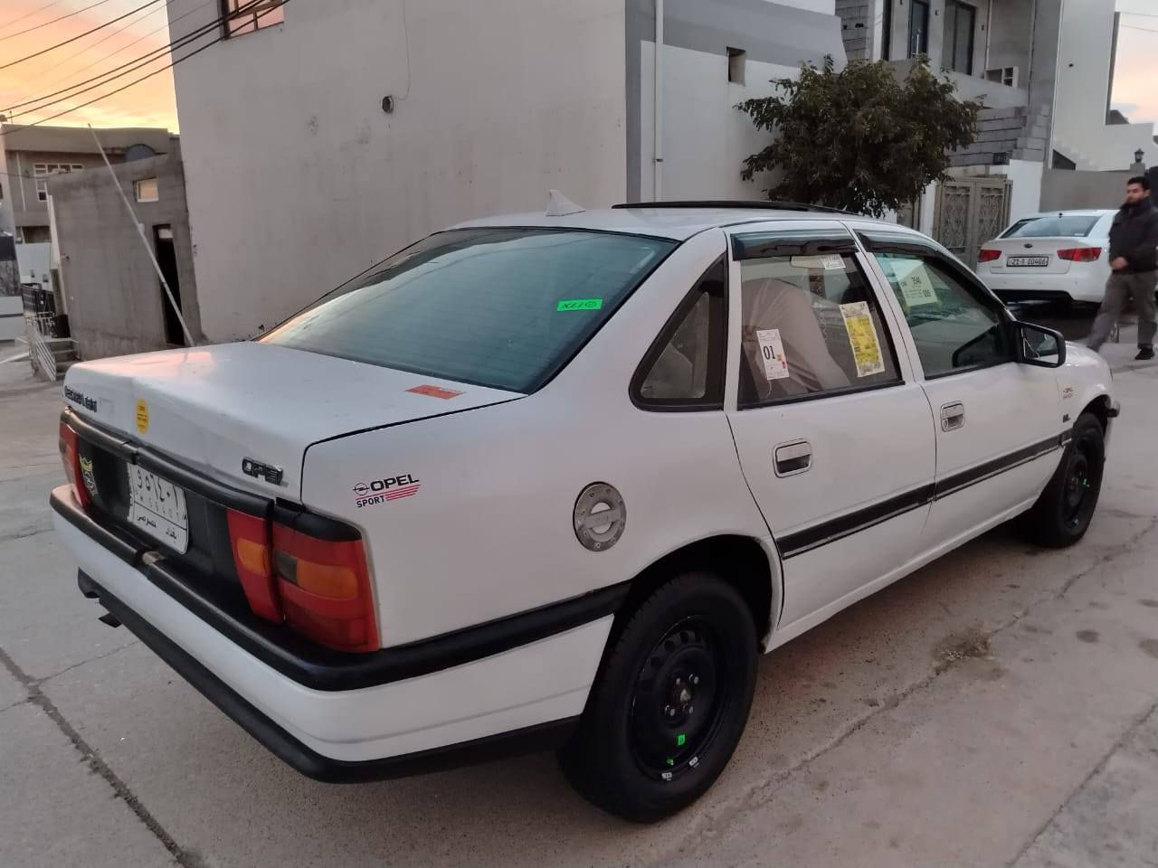 للبيع فكترا موديل91 اسليت سيارا قطر صبخ مابيها خيسا مابي ضرب مابيها سيارا محرك 16قايش عريض باور مكرك كاتم جديد صدر امامي خلفي جديد طخم تيرات جديد سيار جديد رقم بغداد سنويه مشروع وطني صاحب اب كركوك  شرط تحويل مكن كركوك سعر 28وبي مجال قليل حك جيا ***********
