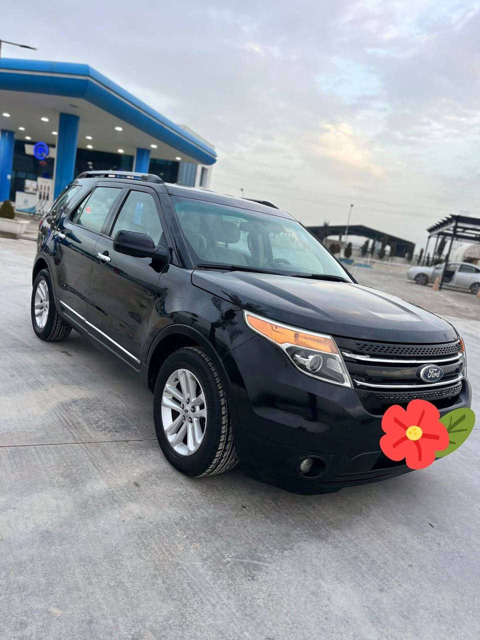 فۆرد ئێکسپلور Explorerمـۆدیل / ۲۰۱۲ کــــــۆمپانیای ( نــیڤا ) مـــــــــواسفـــات 
 ٣ ڕیز کـــوشین ، ناو زەرد ،  سبوغ / بێ ناو گرتن ، بێ ئێڕباگ تەنها یەک پـــارچە بەس بۆنیتی بۆیاخــە گێڕو مـــــەکینەی بەشـــەرتە مـــــەکینەی نەکـــراوەتەوە دەرگـــای ســــەکنی پێشەوە تحــدیلاتی هــەیە دەبــــڵ ئەکسل نیە V6 بستنە و 190هـەزار ڕۆیشتووە سەنەوی نوێیە سەیارەک زۆر جوان و پاکە نرخی 126گـــــەڵاو مامەڵە ناونیشان :ڕانیە  ژ.م: *********** رانية, السليمانية
