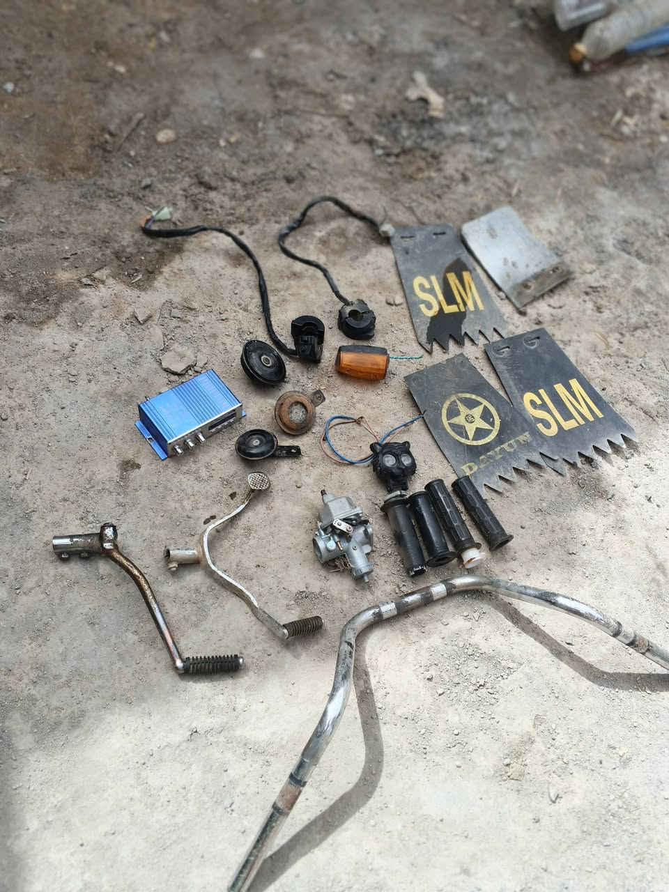 السلام عليكم غراض مال ستوته تفصيخ كلها شغاله مال تفصيخ ابيع شلعه وحده سعرهن ب20 وبيهن مجال مكاني ناصريه تضحيه ***********
