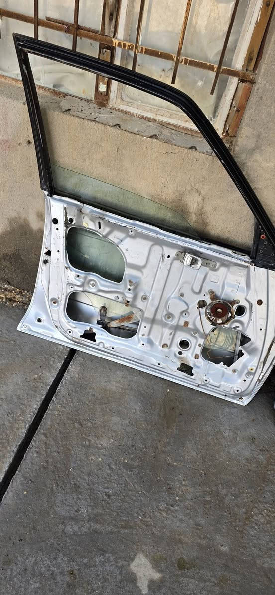 للبيع 4 بوب كاملات  ارنب طويل مع صندوق لا خياس ولاضربة فقط جراد مكاني ناصرية سوق الشيوخ
***********
