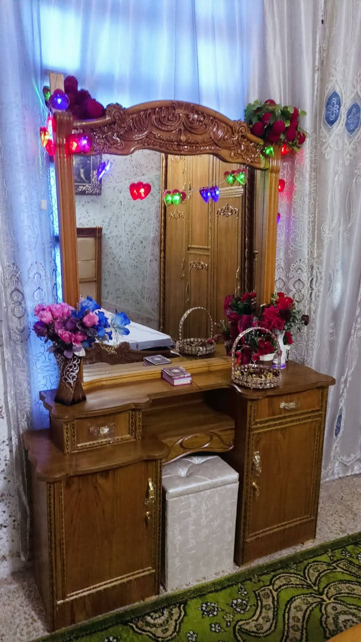 سلام عليكم غرفه لبيع صاج داخل وخارج غرفه جديده السعر بمليون رقم ***********
