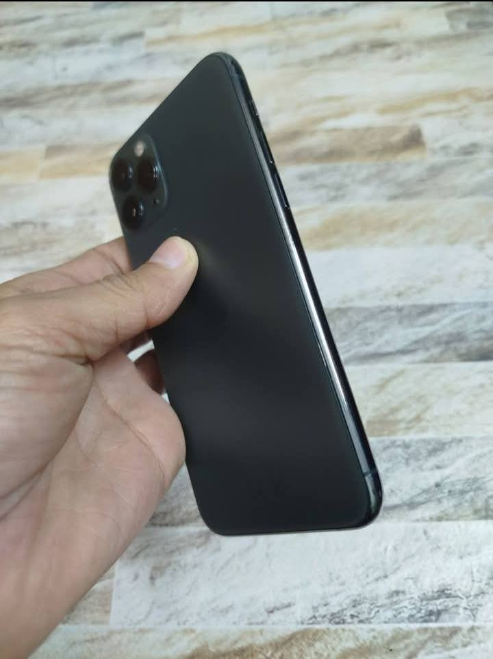 للبيع فقط
11برو ماكس 
ذاكره 256 
بطاريه 79 الجهاز حيل نضيف  
 مبدل شاشه تفصيخ شرط 
 بيع. مستعجل. السعر 270 بي مجال 
 الرقم ***********
