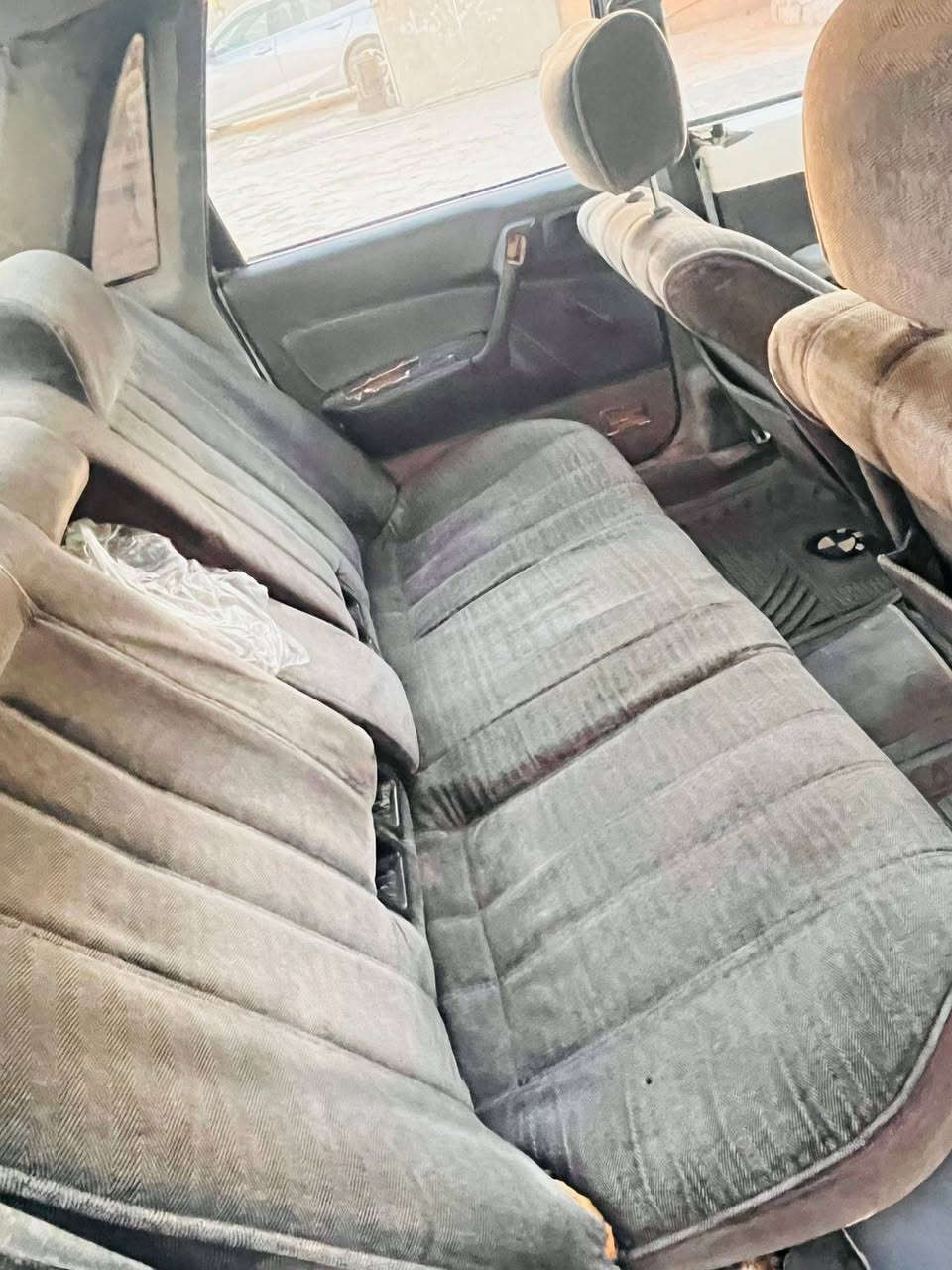 السلام عليكم
للبيع  مستوبيش كلنت 
موديل 1988  رقم صلاح الدين 
رقم حرف( ر ) 
سنويه كارتونيه خضره نافذه 2020
صاحبه موجود شرط التحويل 
كير محرك شرط 
كير عادي 
صدر نص عمر
تايرات تخم نضيف 
كهربائيات من الدعاميه للدعاميه 
مسجل شغال 4️⃣ سماعات 🔊 
اناره داخليه كلها شغاله
كيجات كله شغاله 
لايت عالي ناصي فول 
بك لايت شغال 
جام جوبي كله شغال 
 غرفتها حلوه 🆕 
سياره جاهزه وناعمه 
اترايك شرط ✈️
السعر 25$ وبيها مجال قليل
مكان السياره 
صلاح الدين 
الضلوعيه 

الشراي يتصل لا أيراسل 
 ***********
