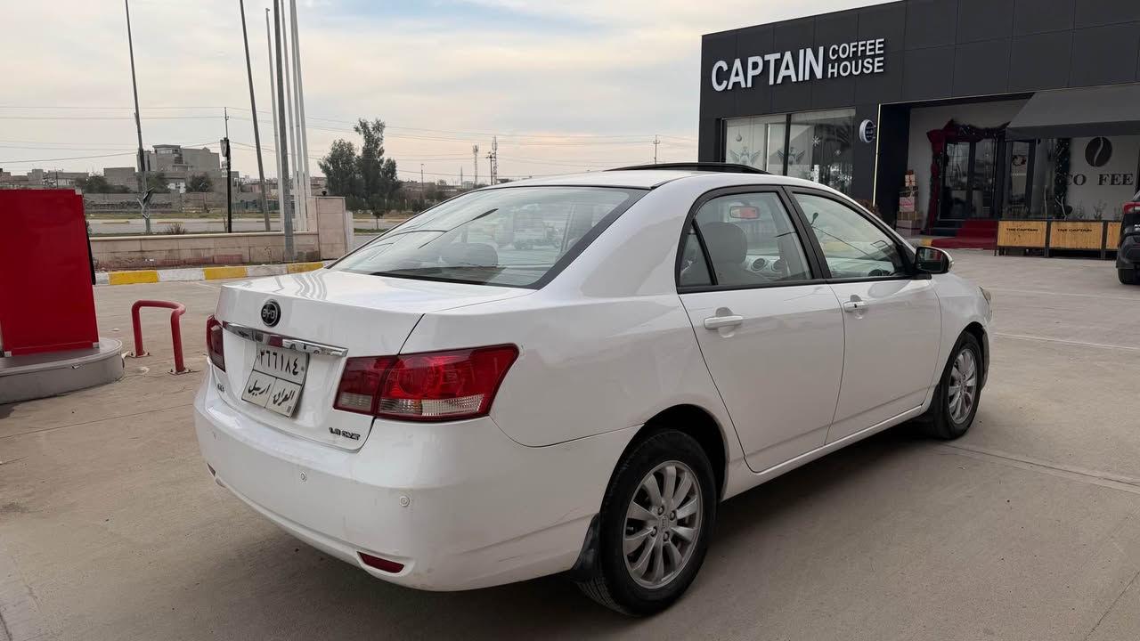 سلام عليكم 
(BYD G3) 2014
كير اوتماتيك
سياره بدون ضربه بدون صبغ
كير محرك بلاد شرط مامفتوح
موصفات معروفة:-
-حساسات 
-تحكمات ستيرن
-كشنات جلد
-فتحه سقف
رقم أربيل مكان السياره كركوك شرط التحويل والغرامات
والسعر 67 وبي مجال بسيييط 
للتواصل : ‭0770 857 2684‬ كركوك, العراق
