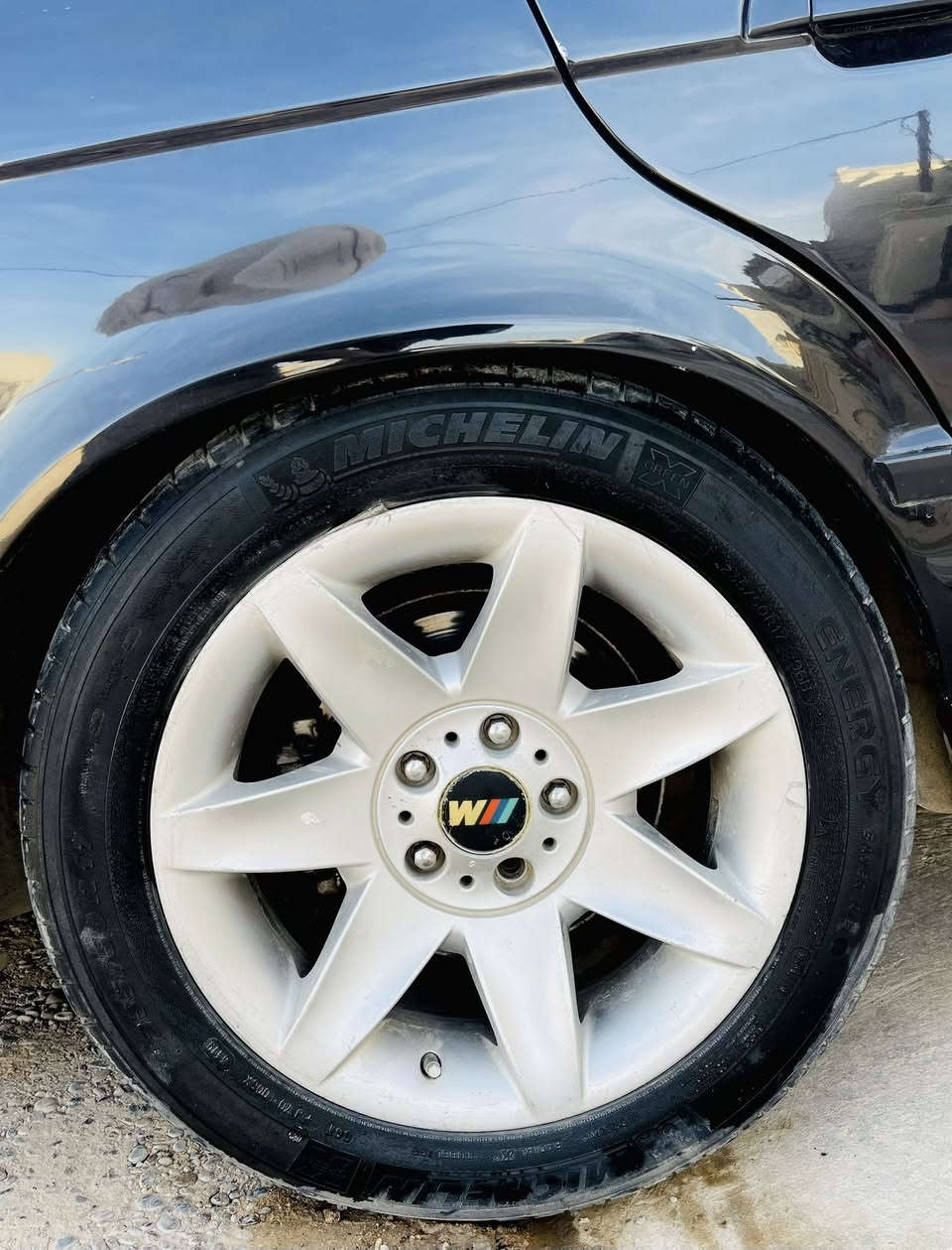 وياله للبيع او المراوس بدون عيب
 الي عاليسار بدون كبات وبيهن تاير تعبان  
اريد خلية او M علماً سيارتي 540


**إذا كنت صاحب هذا الإعلان وتريد حذفه لأي سبب، رجاءا أرسل رسالة إلى الدعم الفني**