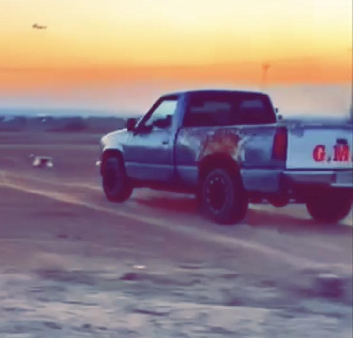 جي ام سي  موديل1988رقم كركوك محرك بطه 3000گير لگزز بودي قصير تاخم طايرات جديد ويل اوفروت يعني جبلي  بس يحتاج صبغ عام مضبوط   سعر 34$. اذا          اذا موشراي لتخابر اخواني  ***********
