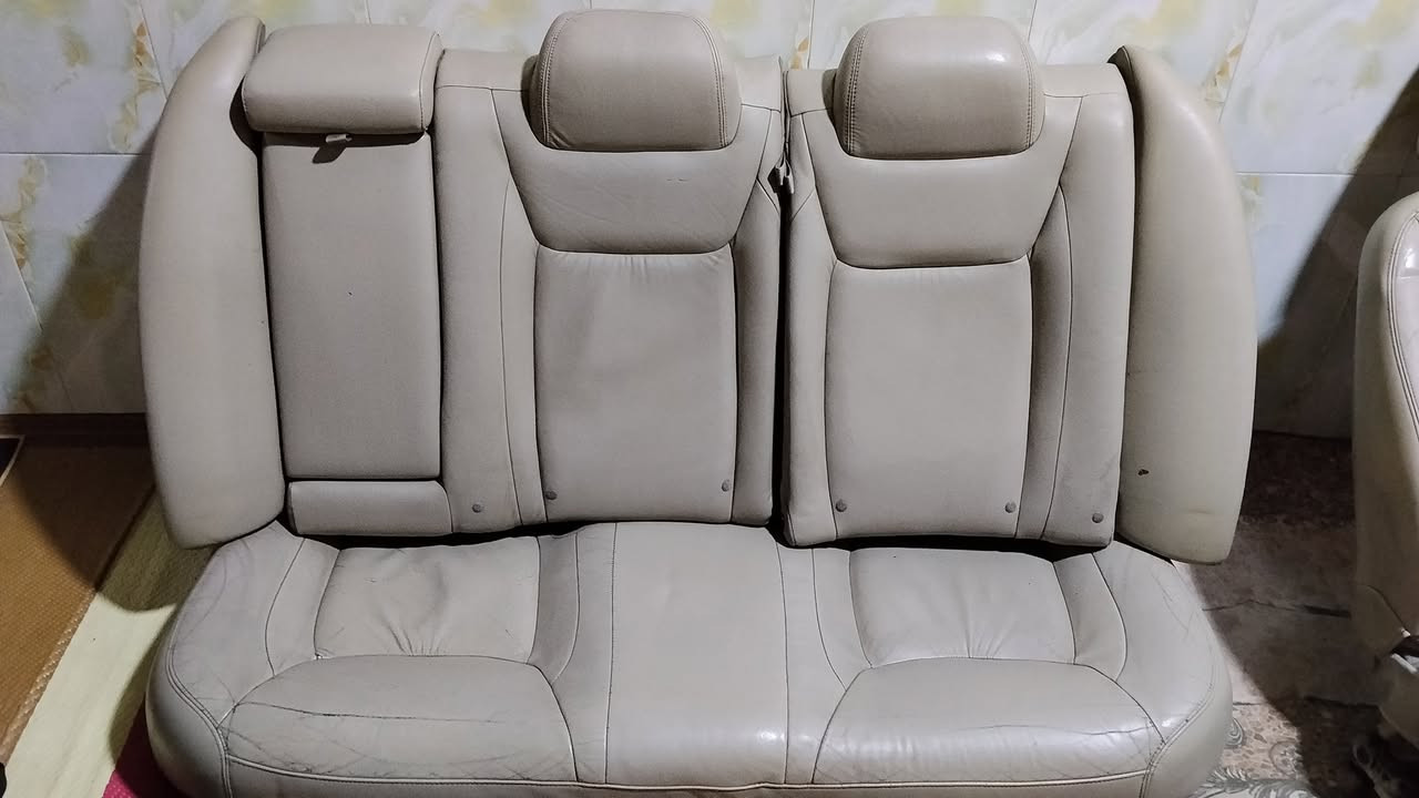 غرفة اوباما لون عسلي الكشنات الاماميه تحكم كهربائي +تدفئة   نضافه  60 بالميه ما اكلك اكثر العنوان بصرة شط العرب السعر 150 بدون عمله الشراي حياه الله
***********
