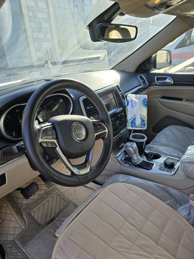 جيب شيروكي  خليجي فول مواصفات رقم اربيل 
مكفوله كافله عامه من ضربه وصبغ وتعديل  ومحرك مامفتوح وكير  سياره جديده ماشيه ٩٠ موديل 2018 فحص وهزه كله جديد اي استفسار *********** النجف, العراق
