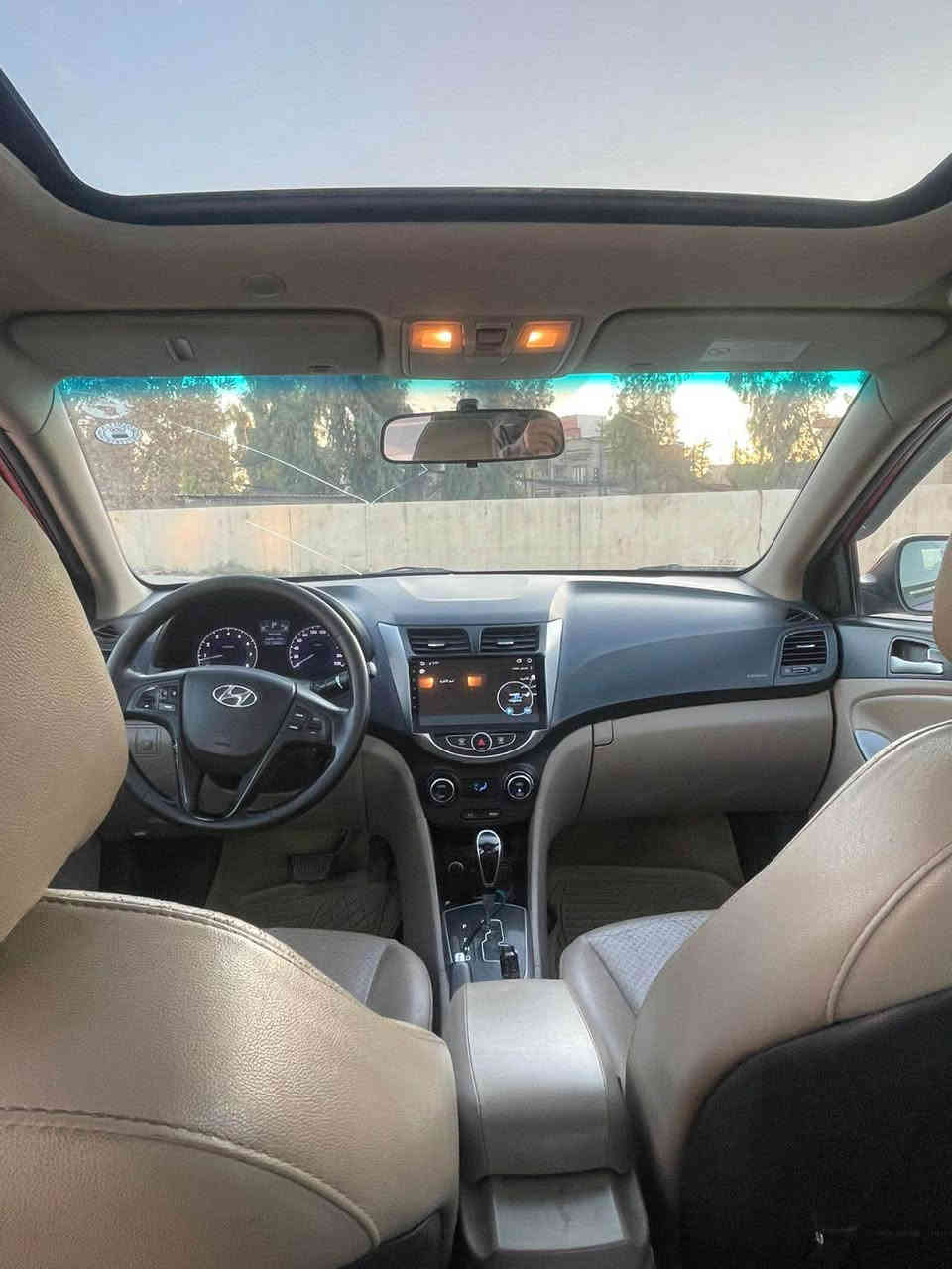 اكسنت مضلع 2017 وراد خليجي
فول مواصفات 1/1
فتحة سقف 
حساسات
كشنات جلد
شاشة تبريد 
شاشة وكاميرة
لايتات زينون وحاجب
خمسة ويل كب
مكينة وكير وتبريد شرط
الضرر/ باب السايق صبغ فقط 
السعر 118$ وبيها مجال
شرط التحويل
مكان السيارة موصل
*********** Singapore
