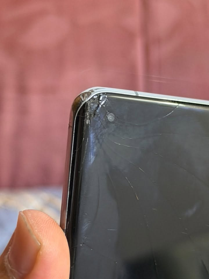 وان بلاس 11 5 g للبيع بي شاشة مثل ماوضح بالصور بس شغال كلشي مابي
بطارية 90 
ذاكرة 256 
مكاني بغداد
*********** متوفر وتساب
