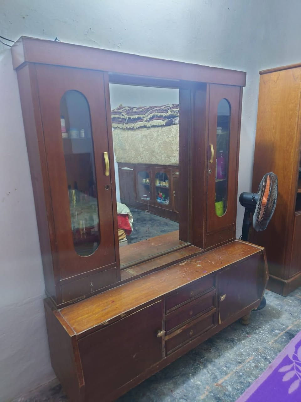 السلام عليكم غرفه للبيع حطاطه السعر 300 وبيه مجال شراي اتصل اني مكلف بل نشر ؟ *********** متوفر واتساب مكانه 5 كيلو
