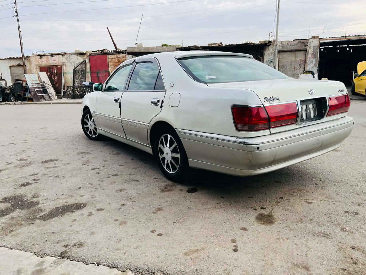 السلام عليكم
ملكه 2003 كص تكم فقط 

محرك ديفور صغير 

محرك كير شرط 

صدر طبه 

ويل نجمه 

تخم تاير جديد 

سياره بعد احلى من الصور 

مكاني بيجي قريه البوطعمه 

الاستفسار اتصل ه‍***********
