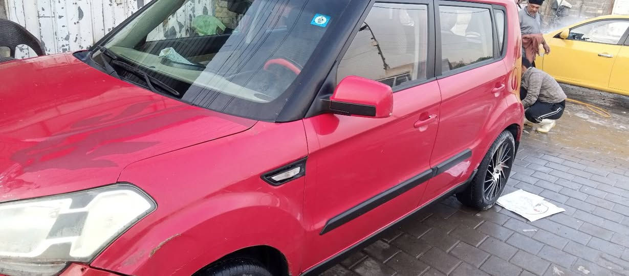 السلام عليكم
كيا صول خليحي 
موديل 2011
محرك وكير مكفولات حجم المحرك 1600 الي يجي بلسيراتو او الانترا تخم تاير جديد بيهه الجاملغ عكس السائق مصبوغ وبيهه طخات خفيفه تحويلهه بسم المشتري مباشر السعر 90 وبيهه مجال مكان السياره بغداد حي اور ***********
