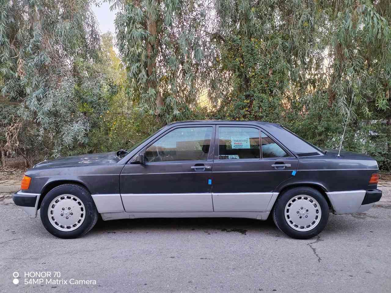 مارسيدس حجم (190) محرك (4) سلندر بي صرف  كير (اوتوماتيك) شرط (كابون) بانزين بيها رقم نينوى دولي جديد سنويه (2030) شرط تحويل السعر (34) وبيها مجال بسيط
العنوان موصل حي الحدباء اللاستفسار اكثر الاتصال على الأرقام التالية 
 *********** اسيا 📞
*********** كورك 📞
ساعات العمل من الساعة ١٠ صباحآ وحتى الساعة 11 مساءآ 
نعمل في جميع ايام الأسبوع (أهلا وسهلا بكم)
