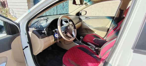 خليجي 1600 رقم واسط 
كاملة السيارة
تخم تاير خخط ابيض
صدر امامي خلفي
تبريد
دوشمه
شاشة
رايدها ب ٨٩ وبيها مجال مكاني بحي العامل
***********
