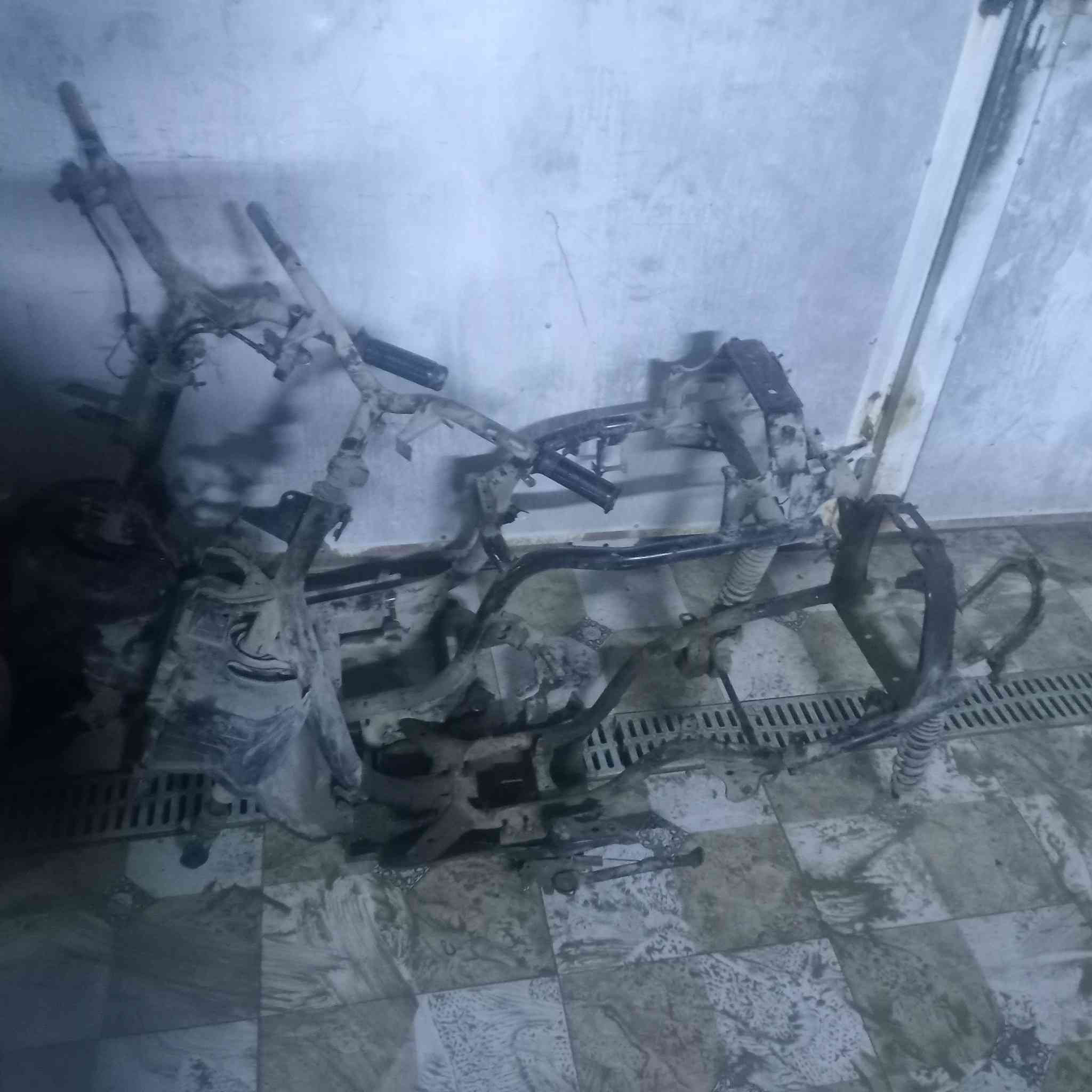 سلام عليكم غراض تفصيخ وجبه جديده
(زعره + فراشه) 

الفراشه: 
شاصي كفاله
سواد 
ضفيره 
دشبول 
تايرات امامي خلفي هوه ويل 
كتفات
حاضنه 
 كشن 
كابريتر +صالنصه بلاد 

الزعره: 
مكينه 
كلجات 
سواد كامل
كفرات كامله
شاصي خطين مكفول من شخط 
دشبول 
سوبايا
تايرات امامي وخلفي
دبه دهن + تانكي بانزين 
 عقل +كويل +ملف ماكنيت + ضفيره
كتفات شحن + هورنات 
شوته +كابريتر 

بعد هواي شغلات شتريد موجود 

مكاني ديوانيه حي جامعه 
متواجد خاص.


**إذا كنت صاحب هذا الإعلان وتريد حذفه لأي سبب، رجاءا أرسل رسالة إلى الدعم الفني**