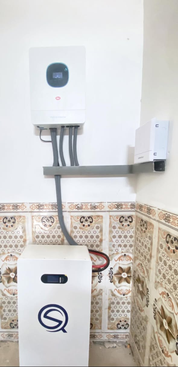 تم بحمد الله نصب منظومة طاقة شمسية بسعة 10 أمبير ☀️
تم تجهيز ونصب المنظومة الاخ كاظم هاشم 
في قضاء عامرية الصمود
بمواصفات عالية الجودة وكفاءة تشغيل ممتازة:

🔹 بطارية ليثيوم بسعة 16 كيلو واط لضمان تشغيل أطول واستقرار بالطاقة.
🔹 منظومة مصممة لتوفير كهرباء مستقرة وتقليل الاعتماد على المولدات.
🔹 تجهيز وتركيب باحترافية عالية باستخدام أفضل المواد.

⚡ طاقة نظيفة – أداء قوي – توفير مستمر

للاستفسار والحجز: 
بركات :- ***********
شاكر :- ***********
نصب جميع منظومات الطاقة الشمسية بمختلف السعات وبأسعار منافسة
