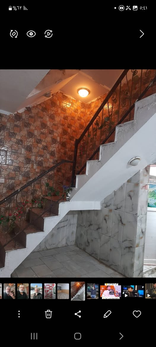 دار للبيع المساحه ٩٥م يتكون من مدخلين  طابقين الطابق الارضي استقبال وحولي وخدمات ومطبخ الطابق الثاني غرفتين وحولي العنوان الشعب حي العقاري قرب مدرسة التربيه.   رقم الهاتف ***********
