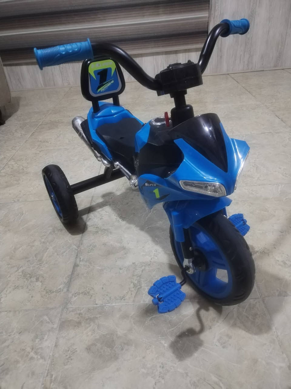 باسكل أطفال للبيع صار سبوع ماخذه وماصعد عليه ولا مره ابني كتل نفسه عليه ونوب بطل  أخذته ب٣٥ من يم كراج بغداد مال بعقوبة ب٢٥ قفله بل عافيه عل ياخذه بعقوبة حي المعلمين للاستفسار ***********
