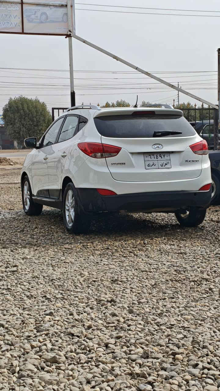 السلام عليكم
هونداي توكسان 2011 خليجي السونار  بلمنشور 
السعر   117 بيها مجال بسيط 
مكينه 2000 دوش مامفتوحه بيها صوت رواجز 
السياره جاهزه ونظيفه من گير ومكينه وحداديه 
بيع سريع ومباشر وسعر معقول مكانها بابل 
   ***********
