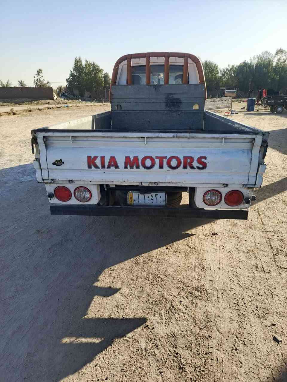 كيا حمل موديل 2014 سياره جاهزه محرك وكير وحداديه تايرات جديده مكفوله كفاله عامه من ضربه وتبديل سعر 100 وبيها مجال مكان النجف ***********
