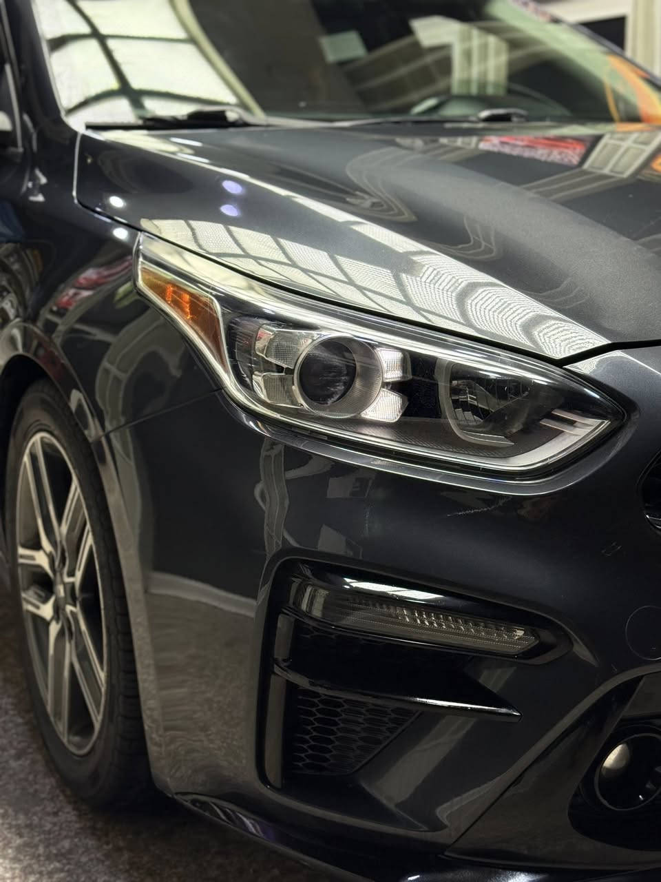 سلام عليكم كيا فورتي2019 S
حادث جدآ بسيط صندوك وقطعتين كلير من امريكا بدون دواخل بجم كبس ع وضع الشركه 
شاصي لغد ايرباك كفاله 
السعر 135وبيه مجال 
مكينه 2000دوش
تبريد بيانو 7 سرعات 
حساس مامي خلفي رادار مامي 
تبريد ثلج ❄️ 
سياره جاهزه رقام سنويه وهزه كله جديد بسمي 
العنوان بغداد 
***********
