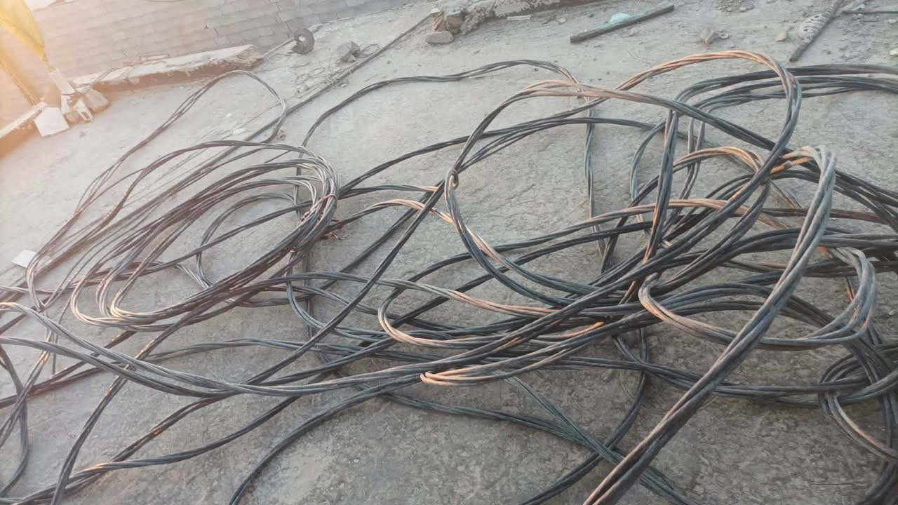 السلام عليكم ضفيره ام 35  4 خطوط   150 مترجديده مامستخدمه كلش قليل اي زلغ مابيها تجي وتشوفها السعر 500 وبيها مجال مكاني بغدادحي النصر ***********
