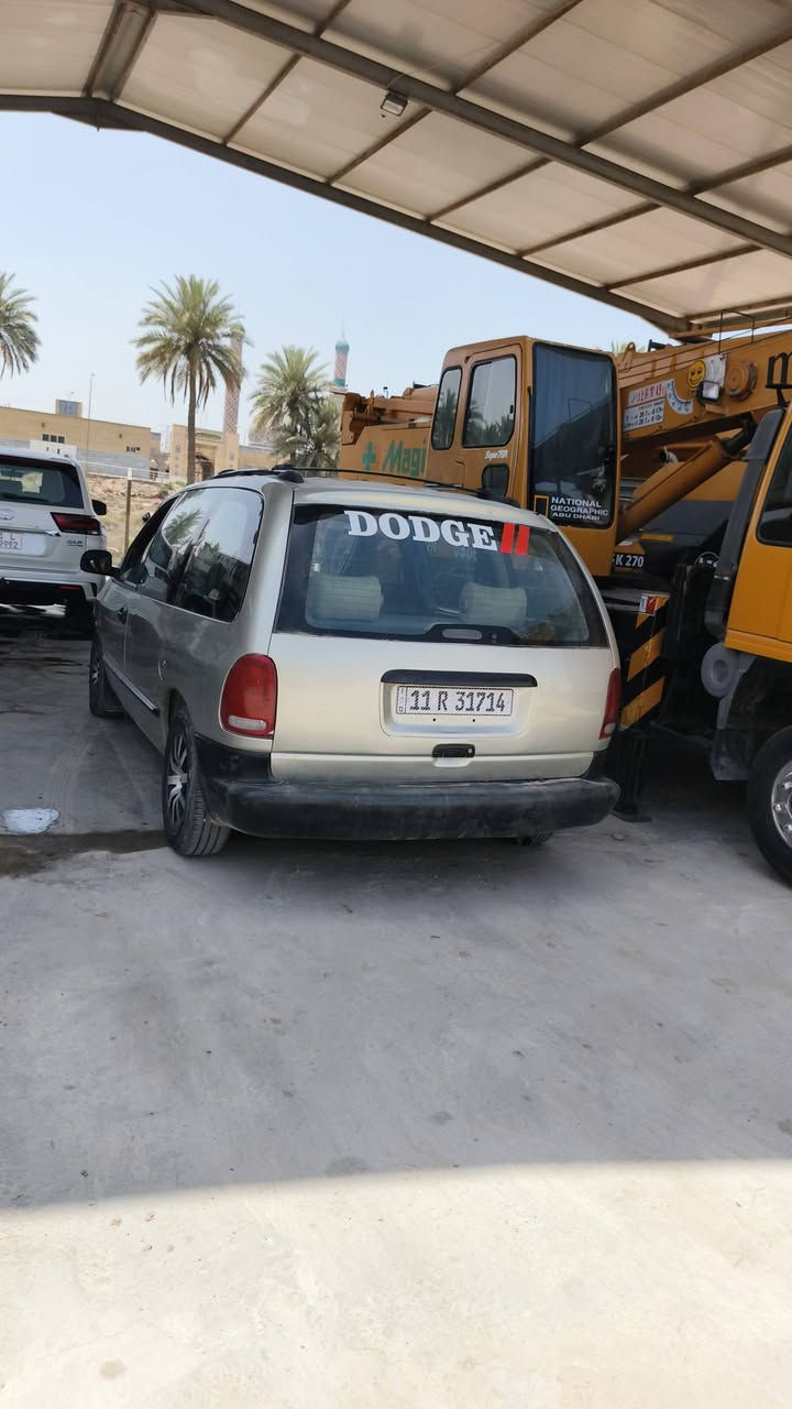 سلام عليكم سياره دوج كرفان موديل 2000  بيع أو مراوس بسمي السياره 50وبيه مجال***********
