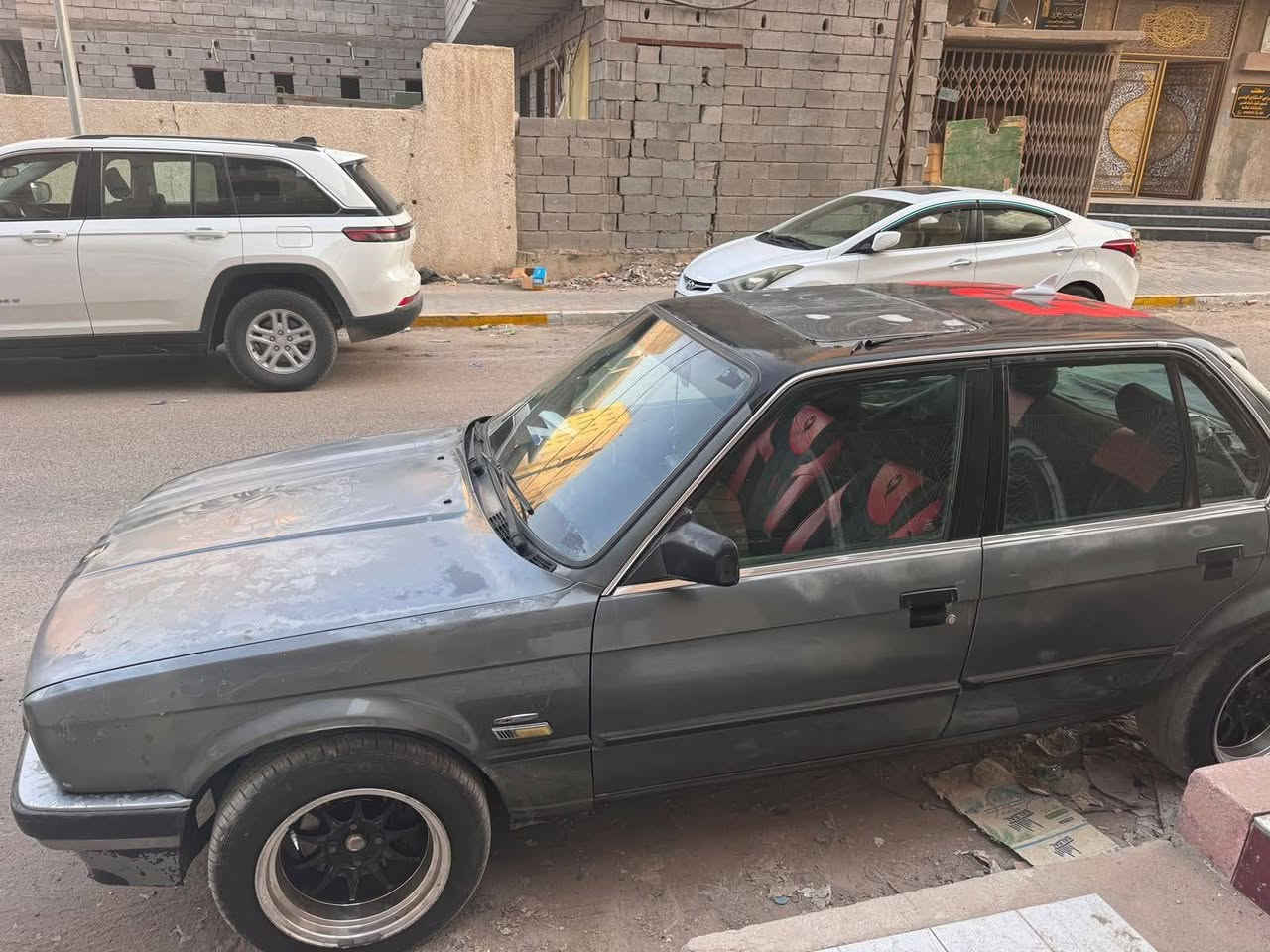 السلام عليكم زعره للبيع رقم بغداد باسمي السياره جاهزه نقصه فان تبريد حداديه جديده كلشي بيه جديد بلاديه كهربائيات ماملعوب بيه بلاديه محرك 20 مفتوح تايرات وويلات شديتلهن جديد  سنويه لحد 2029كامله السياره كلشي ما نقصه السياره موجوده بلبصره ***********
