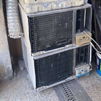 عندي مكيفات ثنين للبيع  المكان بغداد الحريةاتصال ع رقم 07753886049