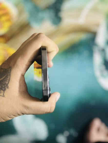 سلام عليكم 
ايفون. 13برو ماكس للبيع 
ذاكره256.  باتري100مرفوع جهاز وضع شركه مواصل مصلح ابد لون اسود كامرات فيس ايدي اتصال صوت كلشي شغال الجهاز كلش نضيف وشخط مابي    سعره740ملاحضه مكاني بيجي عندي توصيل كركوك فقط )للتواصل اتصال 📞او واتساب :***********
