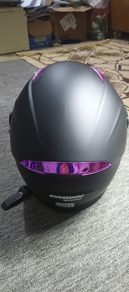 خوذتين دراجة اصليات قيمهن واخذهن بس لاتكسر بيهن
***********
