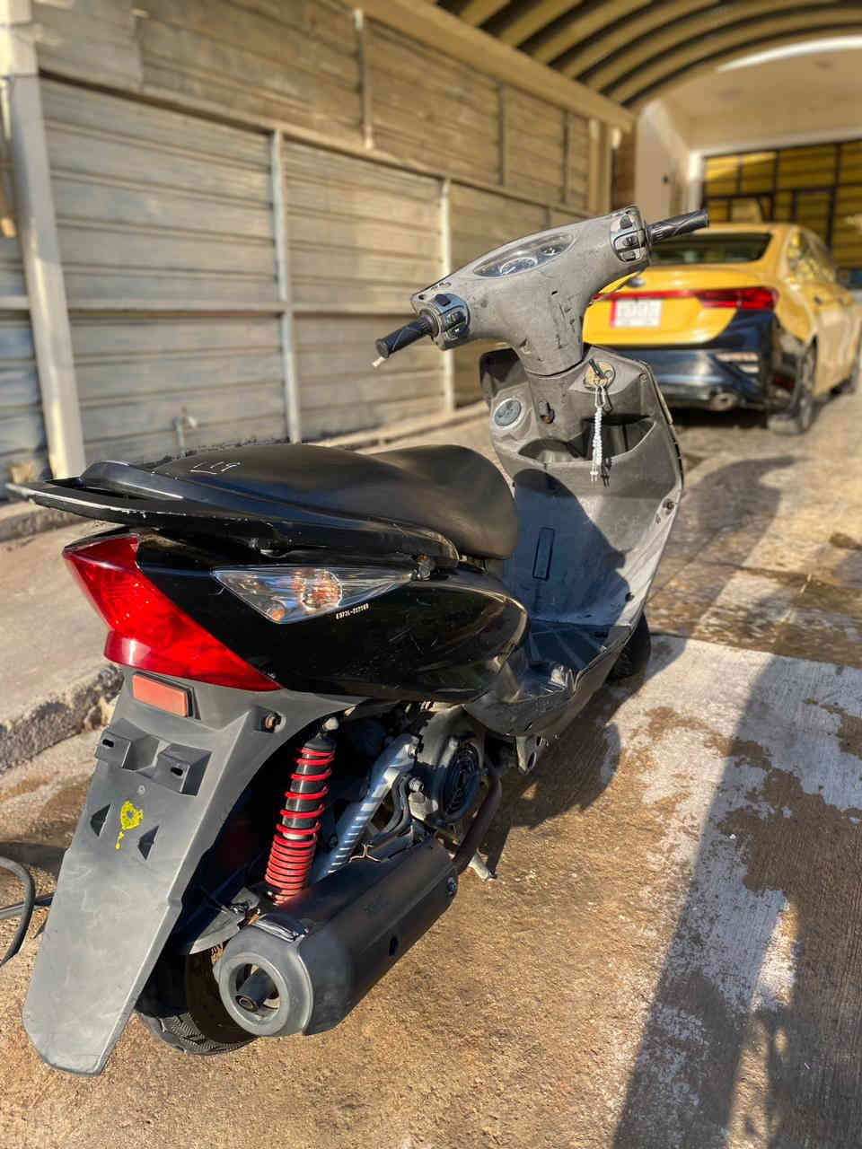 ثعلب للبيع كفالة عامة جديد قبل شهرين نزلت من الرمبه
اي نقص مابيها كفرات ختم واحد كهربائيات كلها كامله على البلاد دراجة شلعة ومعدل بعدها بالملح نكرة سلف بأي وقت ماشية قليل

السعر 750 وبيه مجال للطيبين دراجة جديدةة كلش بانزين محسن ودهن امزويل

مكاني بغداد الغزالية  

الشراي يتصل او يراسلني واتساب ماموجود على الماسنجر

‪0783 299 6934‬
