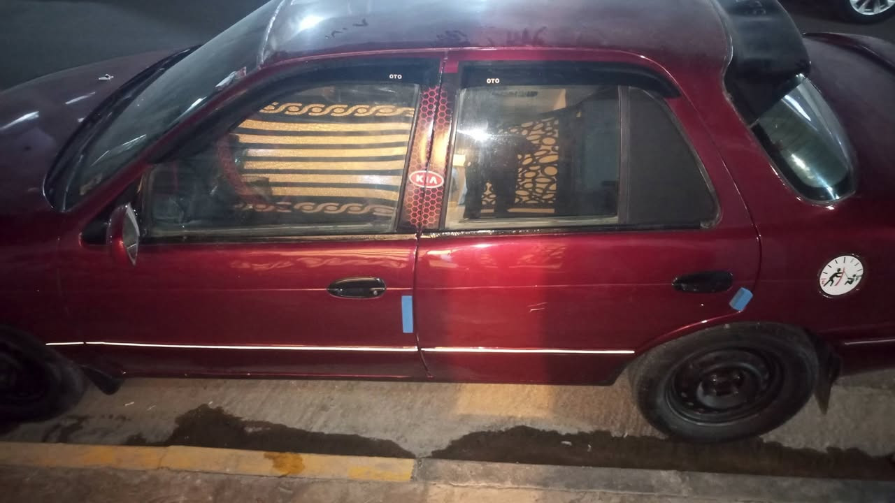 كيا سيفيا 94  اوتو ماتيك رقم بغداد مكان عزيزيه واسط ب35 وبيها مجال جاهزة ***********
