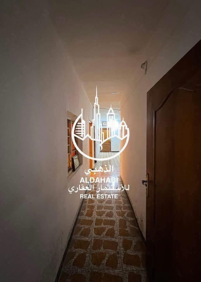 للايجــــــــــــار ✅
.
بيت للايجار في الجنينه مساحه 212 متر مقابيل ساحه خدمات يصلح سكني كذلك للشركات 

مواصفات البيت 
يحتوي ثلاث غرف منام صاله استقبال مطبخ صحيات 
منور كراج

سعر الايجار مليون 

.
✅ الذهبي للاستثمار العقاري ✅

#مجــــــاز_قانــــــــونيــاً
—————————————
#ملاحظه لعملائنا الكرام يتوفر لدينا عروض عقاريه بيوت للبيع والايجار في كافة مناطق محافظة البصره كذلك يتوفر لدينا بنايات تجاريه للبيع في مناطق ممتازه بوارد شهري ممتاز 
‏‌‎ للمعلومات اكثر التواصل على الارقام الموضحه او زيارة
الموقع 
البصره_ شارع عام حي الزهراء _ قرب مستشفى النفط
***********
***********
