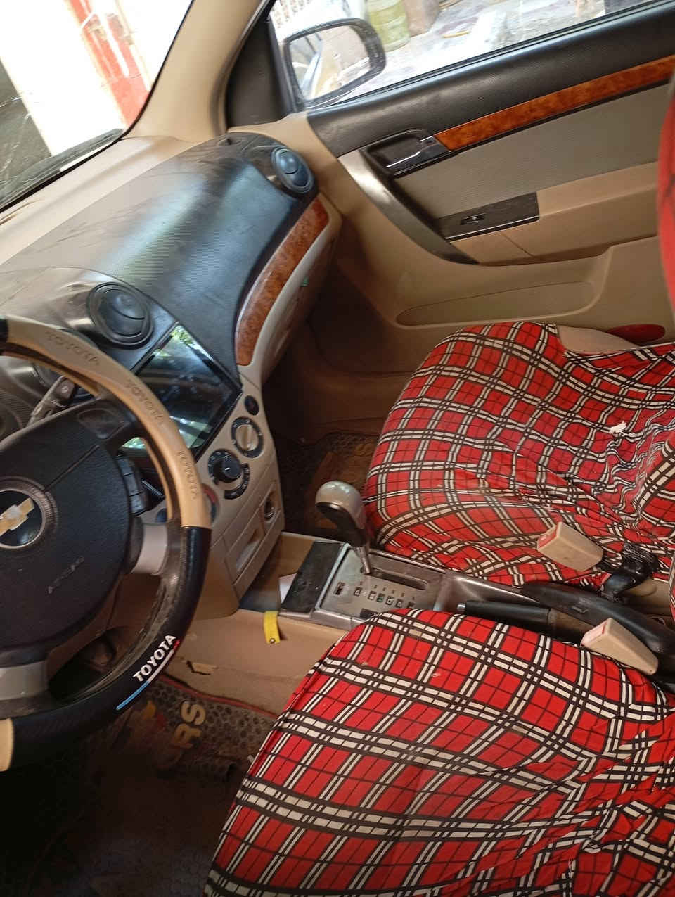 السلام عليكم.. سيارة افيو 2011 مفتوح  سنوية باسمي لغاية 2026 كير اوتوماتيك الرقم كربلاء لايتات ليزر  شاشة  تايرات نضيفه باتري جديد  ضربة خفيفة مصلحة بـالجوملغ  ... المكان الديوانية للاستفسار ***********
