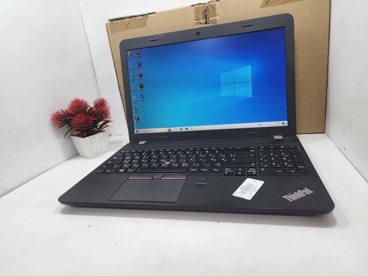 عررررض خاص على لابتوب   Lenovo Think Pad 

مواصفاته قوية وممتازة جدا لطلاب التوجيهي والجامعات والمدارس 
  
مكفوووول 

Core i3 5th 
Ram 8 GB  
SSD 128 GB
15.6 inch  

السعر 175  شامل خدمة التوصيل مجانا  + حقيبة وماوس هدية 

للاستفسار والتواصل


**إذا كنت صاحب هذا الإعلان وتريد حذفه لأي سبب، رجاءا أرسل رسالة إلى الدعم الفني**