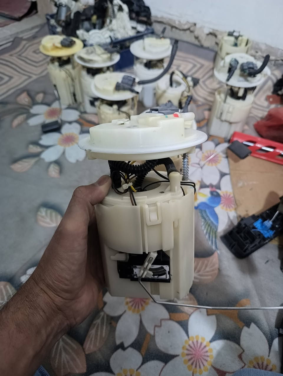 السلام عليكم عبوه فيت بم رينو فلونس السعر 35 الف  واذا بس فيت بم والفلتر السعر 20 الف بغداد الرصافه اكو توصيل للمحافظات الاتصال ***********
