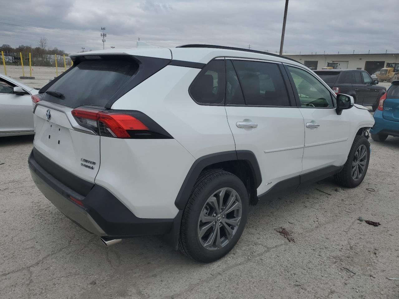 تويوتا   Rav4 راف فور هايبرد  2024  لمتد اعلى فئه بلراف

رقم اربيل 

 فول مواصفات 1/1

-بانورما 

- رادار امامي 

-مرايه داخليه كاميرا مثل الكديلاك 

- ⁠رادار جانبي 

- ⁠حساسات 360°

-سستم صوت jbl مع دمام خلفي وتويترات بلتكم 

-5 كامرات 360°

- ⁠جنطة كهرباء تويوتا كيك(تنفتح بلرجلين) 

- ⁠مانع اسطدام 

- ⁠داتا شو 

- ⁠لايت LED

- ⁠كشنات كهرباء جلد 

- ⁠كشنات تدفئة تبريد 

- ⁠كشنات خزن مموري 

- ⁠هيتر ستيرن 

- ⁠هيتر مري 

- ⁠شاحن لاسلكي 

- ⁠4 انضمة قيادة 

- ⁠اوتو هولد 

- ⁠تبريد قطعتين 

• داخل لونين

  هزه وفحص جدد

وارد امريكي 

بدون اي ايرباك

حادث تبديل جاملغ نفس اللون اجه وياها

راديترات سليمه وضع الشركه

ماشيه 15 الف

سياره جديده 
بدون صبغ

اللون ابيض لؤلوي

***********

مكان السياره بغداد
